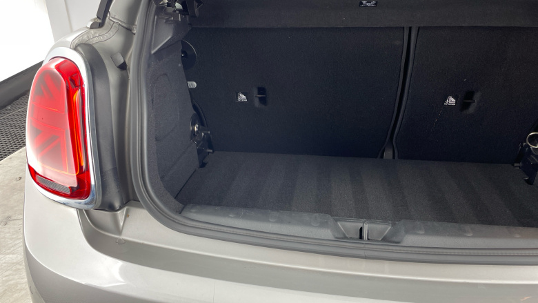 MINI Hatchback 1.5 Cooper Classic 3dr Auto Petrol Hatchback